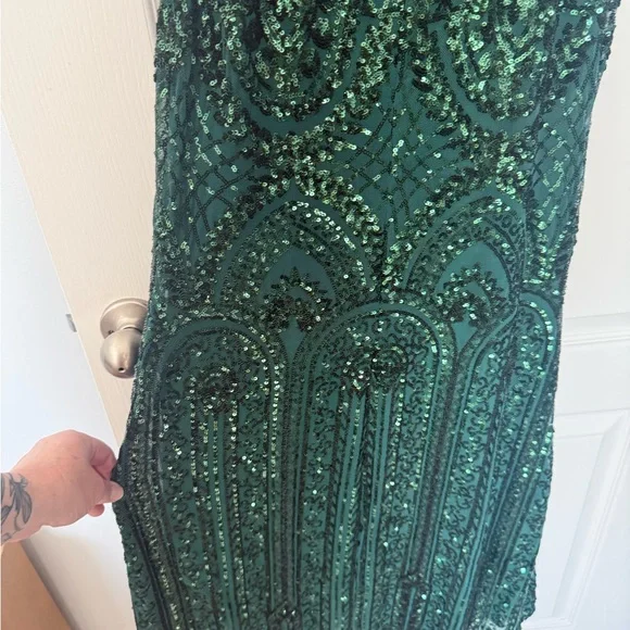 Blondie Nites Emerald Sequin Gown - Picture 4 of 5